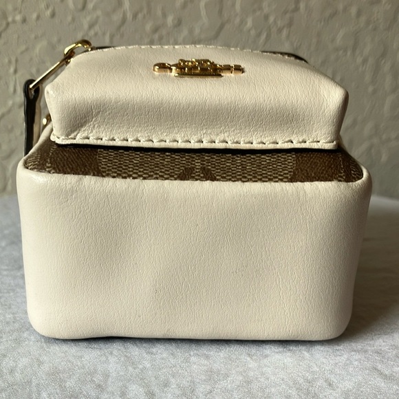 Coach: Brown & Cream Mini Backpack Bag Charm/Keychain - Picture 15 of 16